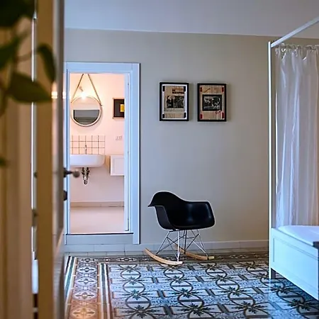 Casa Nine Bed & Breakfast 3*